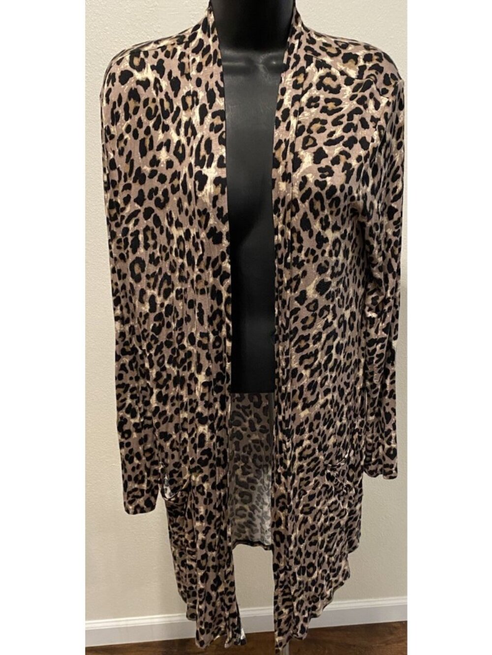 Shelia Rose Womens Size L Cover Blouse Animal Print